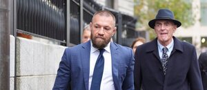 Conor McGregor první den u soudu